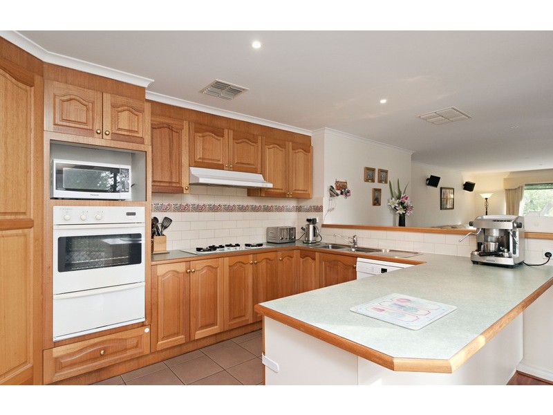 6 Macdonnell Court, Kilsyth VIC 3137