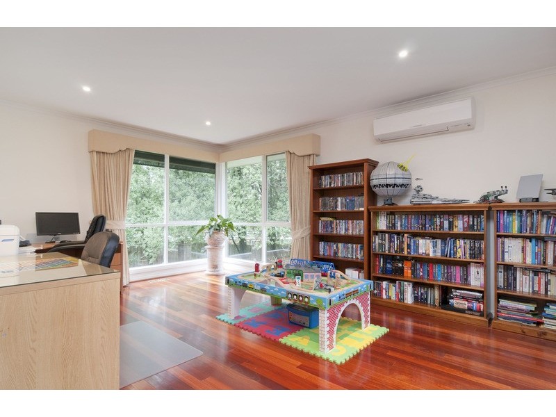 6 Macdonnell Court, Kilsyth VIC 3137