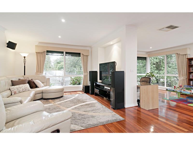 6 Macdonnell Court, Kilsyth VIC 3137