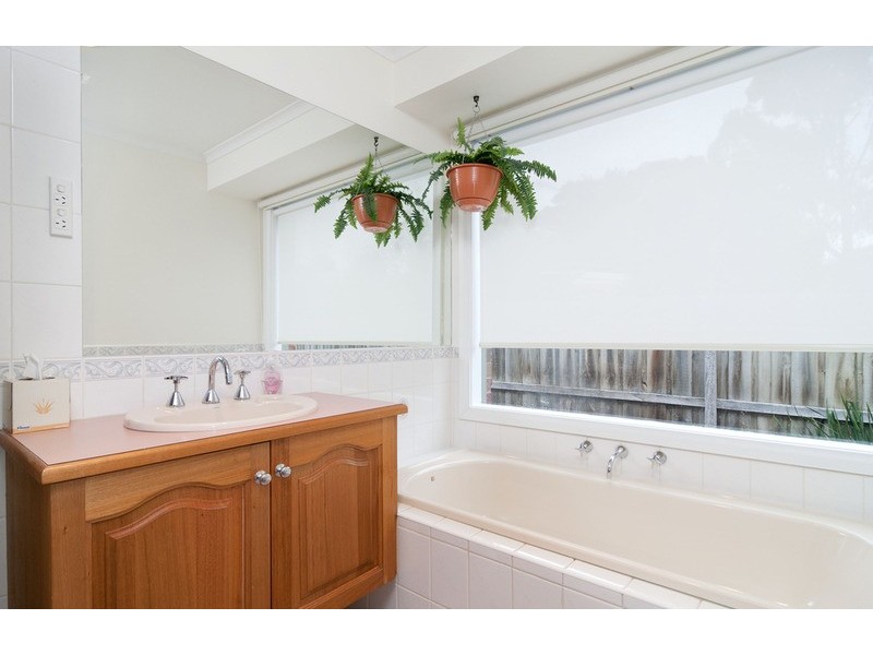 6 Macdonnell Court, Kilsyth VIC 3137