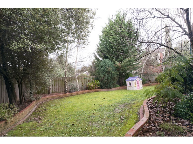 6 Macdonnell Court, Kilsyth VIC 3137