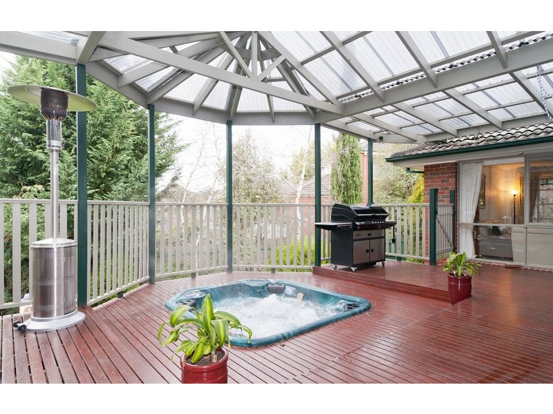 6 Macdonnell Court, Kilsyth VIC 3137