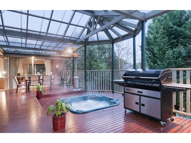 6 Macdonnell Court, Kilsyth VIC 3137