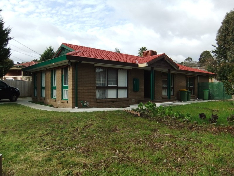 26 McDermott Avenue, Mooroolbark VIC 3138