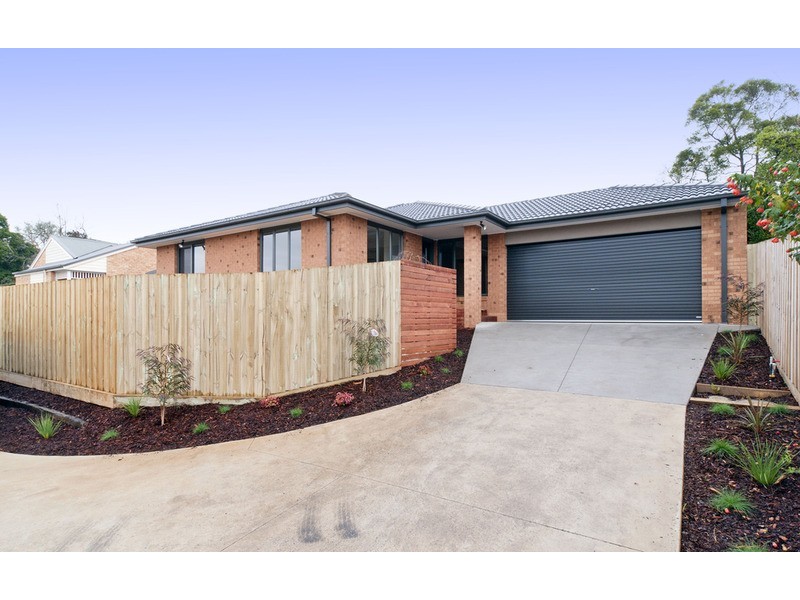 2/62 Cardigan Road, Mooroolbark VIC 3138