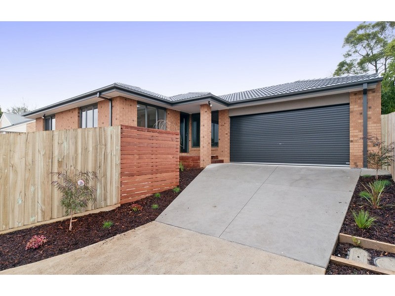 2/62 Cardigan Road, Mooroolbark VIC 3138