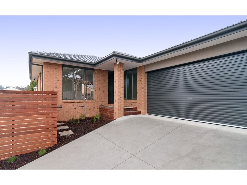 2/62 Cardigan Road, Mooroolbark VIC 3138