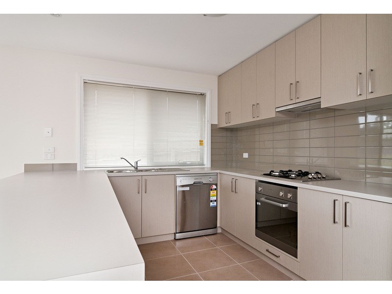 2/62 Cardigan Road, Mooroolbark VIC 3138