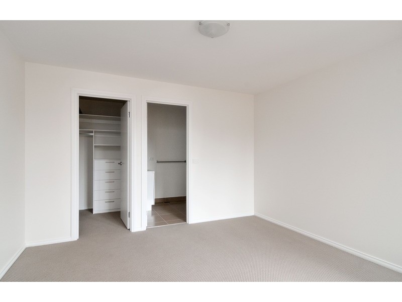 2/62 Cardigan Road, Mooroolbark VIC 3138