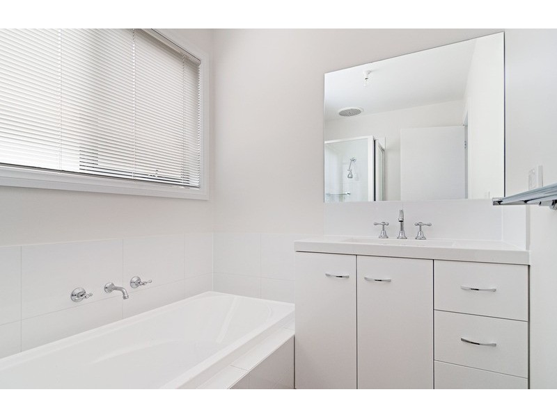 2/62 Cardigan Road, Mooroolbark VIC 3138