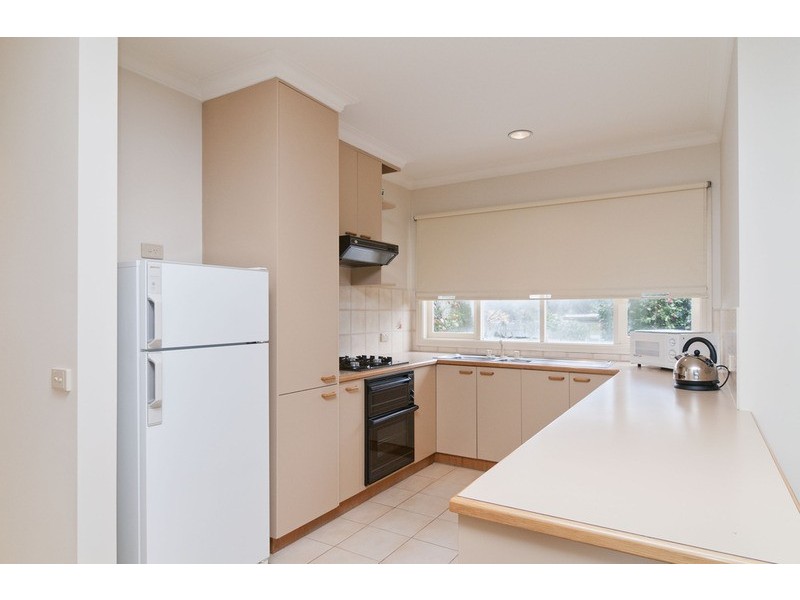 2/16 Charles Street, Mooroolbark VIC 3138