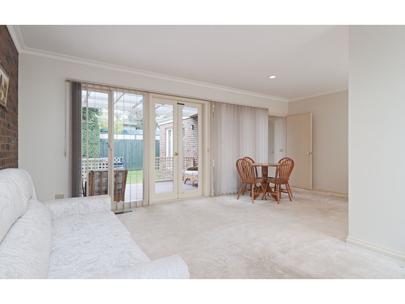 2/16 Charles Street, Mooroolbark VIC 3138