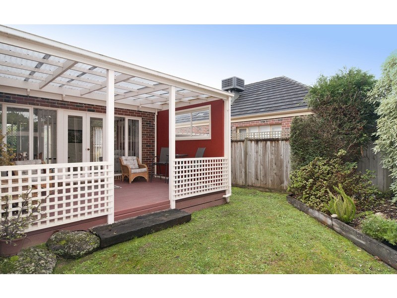 2/16 Charles Street, Mooroolbark VIC 3138