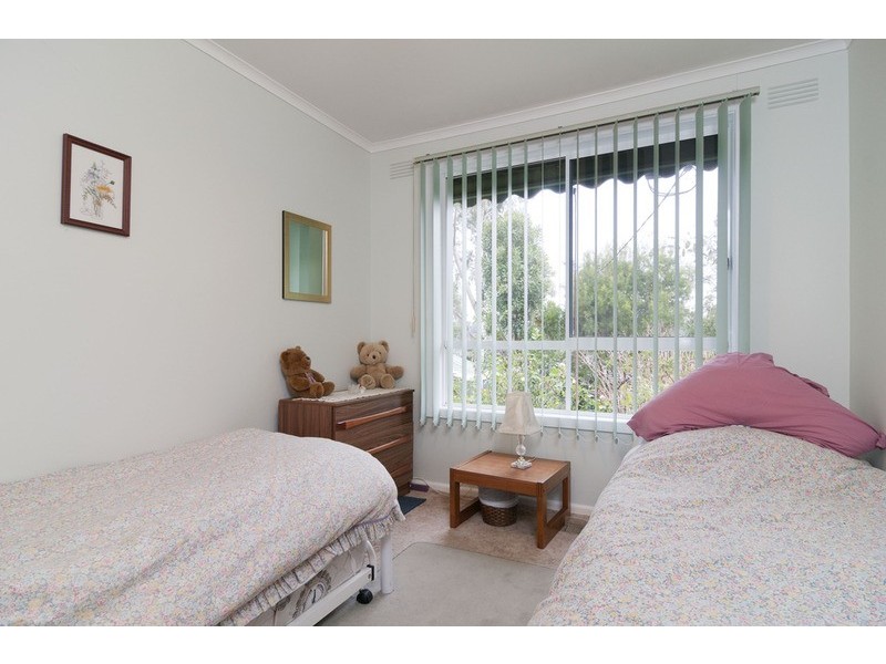 6 Sheldon Avenue, Mooroolbark VIC 3138