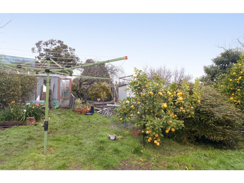 6 Sheldon Avenue, Mooroolbark VIC 3138