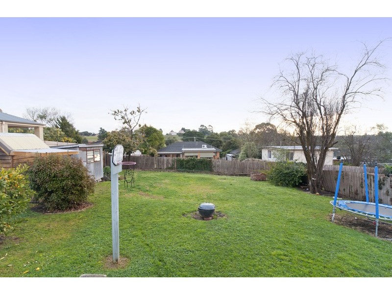 10 Bridges Avenue, Mooroolbark VIC 3138