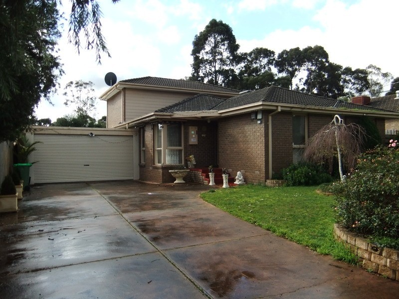 27 Songbird Avenue, Chirnside Park VIC 3116