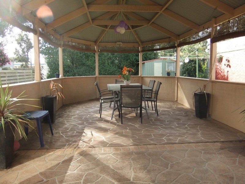 27 Songbird Avenue, Chirnside Park VIC 3116
