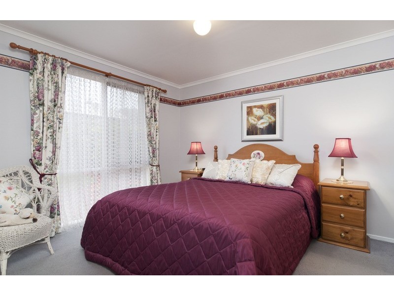 9 Barker Drive, Mooroolbark VIC 3138