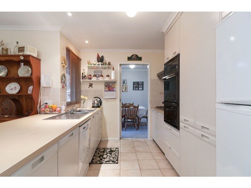 9 Barker Drive, Mooroolbark VIC 3138