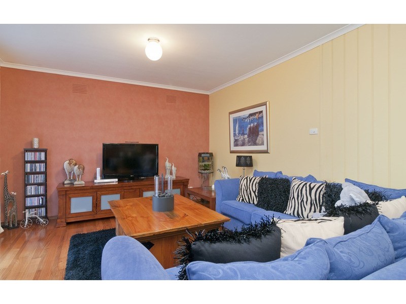 2 Clarendon Court, Mooroolbark VIC 3138