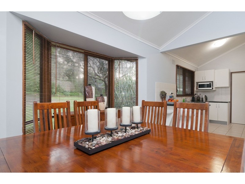 2 Clarendon Court, Mooroolbark VIC 3138
