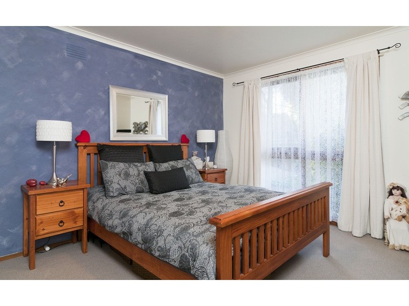 2 Clarendon Court, Mooroolbark VIC 3138