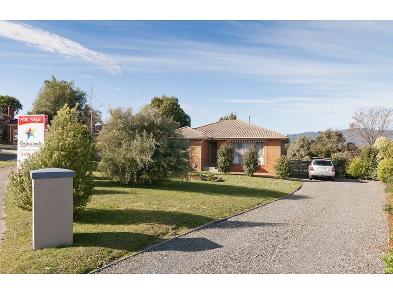 8 Milgate Court, Mooroolbark VIC 3138