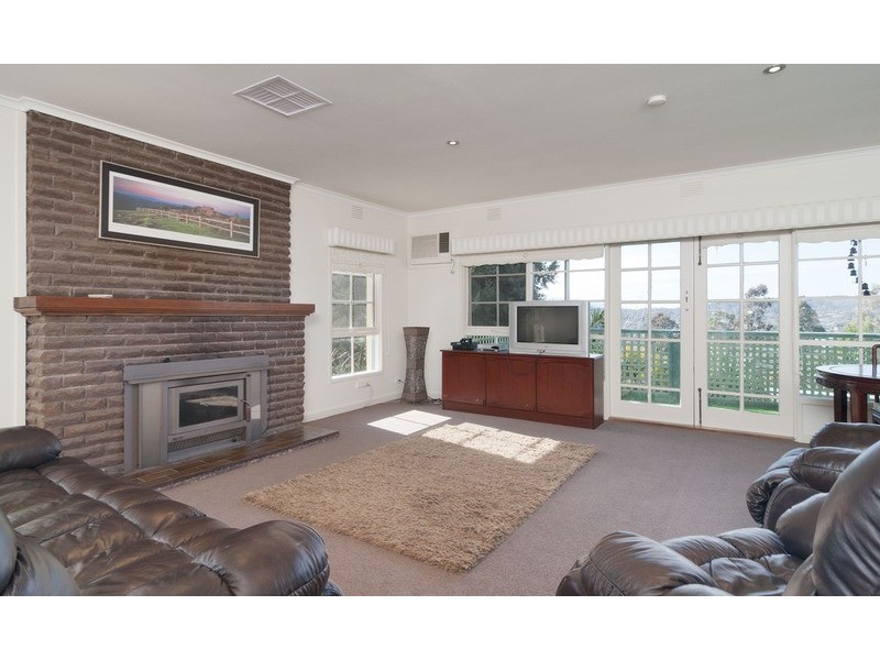 6 St Andrews Drive, Chirnside Park VIC 3116