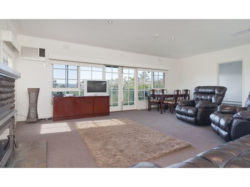 6 St Andrews Drive, Chirnside Park VIC 3116