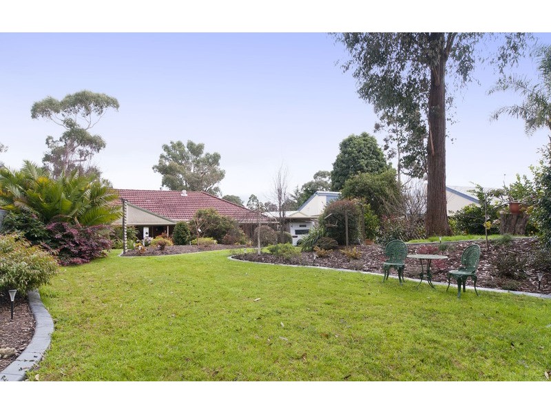 6 Chapman Court, Mooroolbark VIC 3138