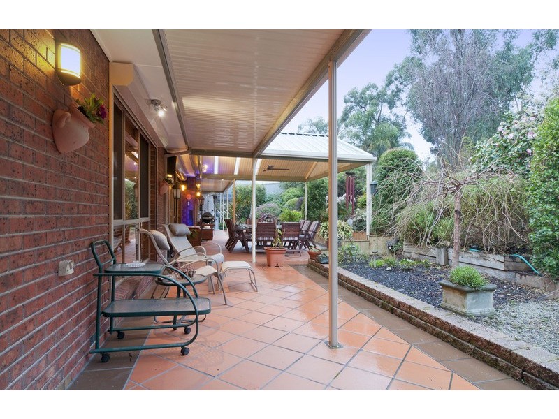 6 Chapman Court, Mooroolbark VIC 3138