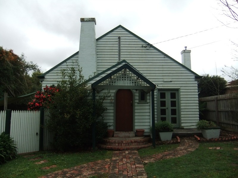 61 Surrey Road East, Croydon VIC 3136