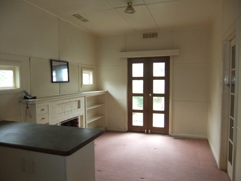 61 Surrey Road East, Croydon VIC 3136