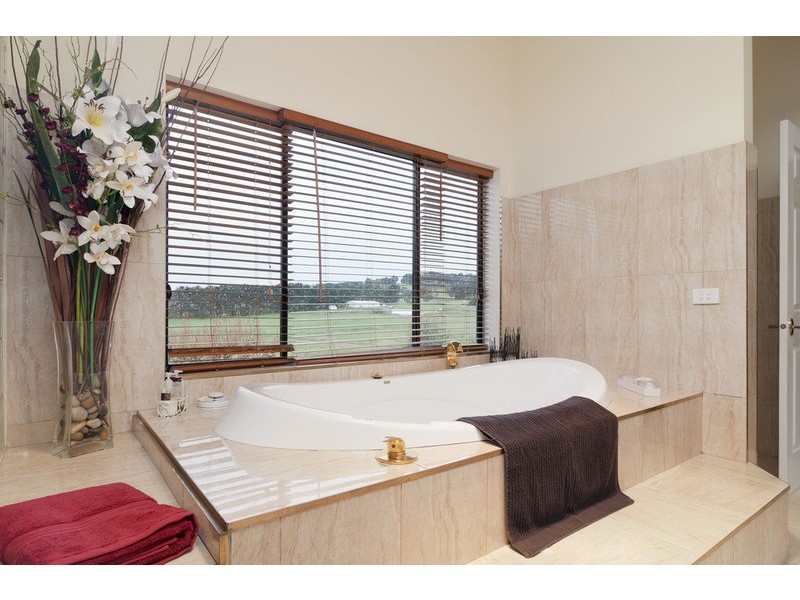 2 Walter-lynch Way, Chirnside Park VIC 3116