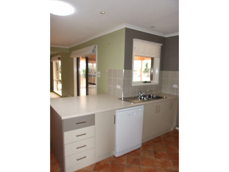 72 Landscape Drive, Mooroolbark VIC 3138