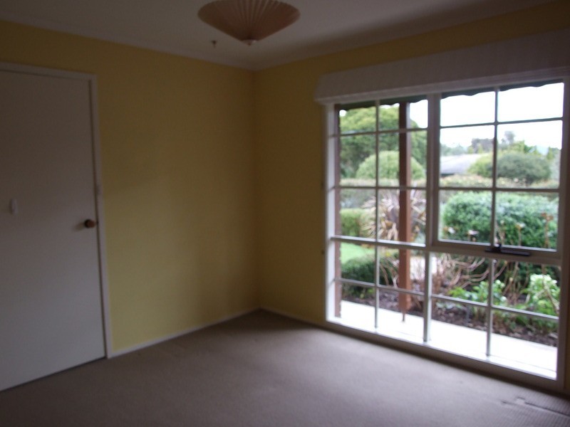 72 Landscape Drive, Mooroolbark VIC 3138