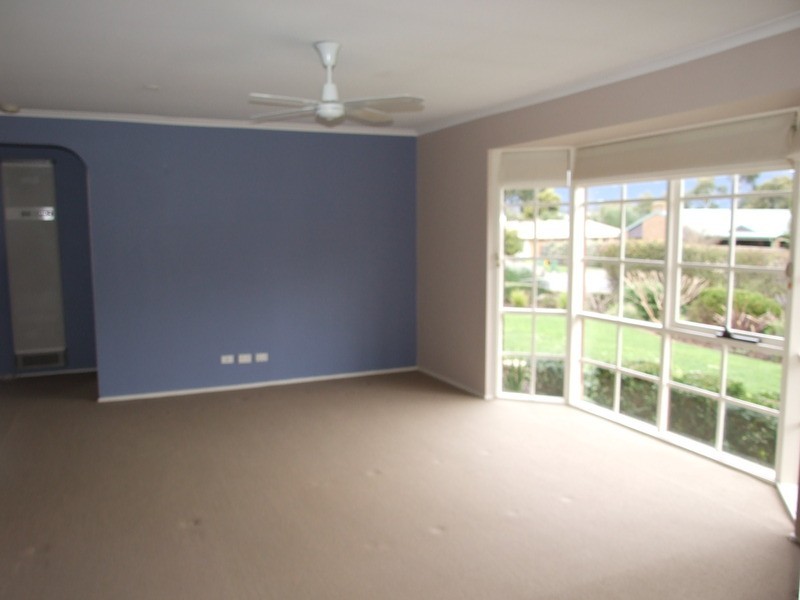 72 Landscape Drive, Mooroolbark VIC 3138