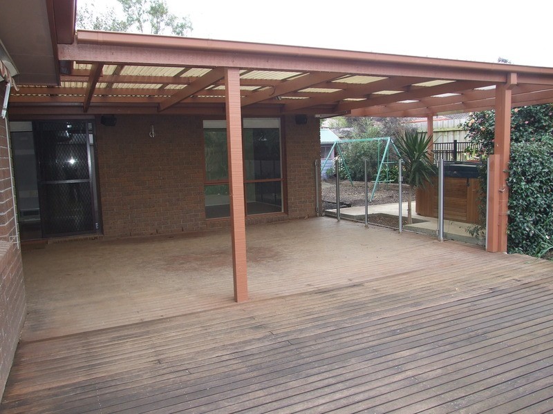 72 Landscape Drive, Mooroolbark VIC 3138