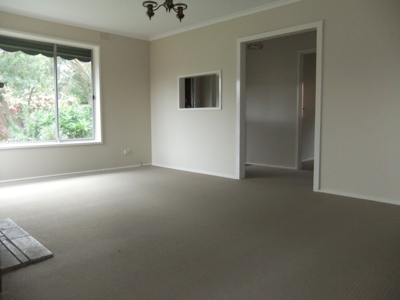 18 Kelvin Drive, Ferntree Gully VIC 3156