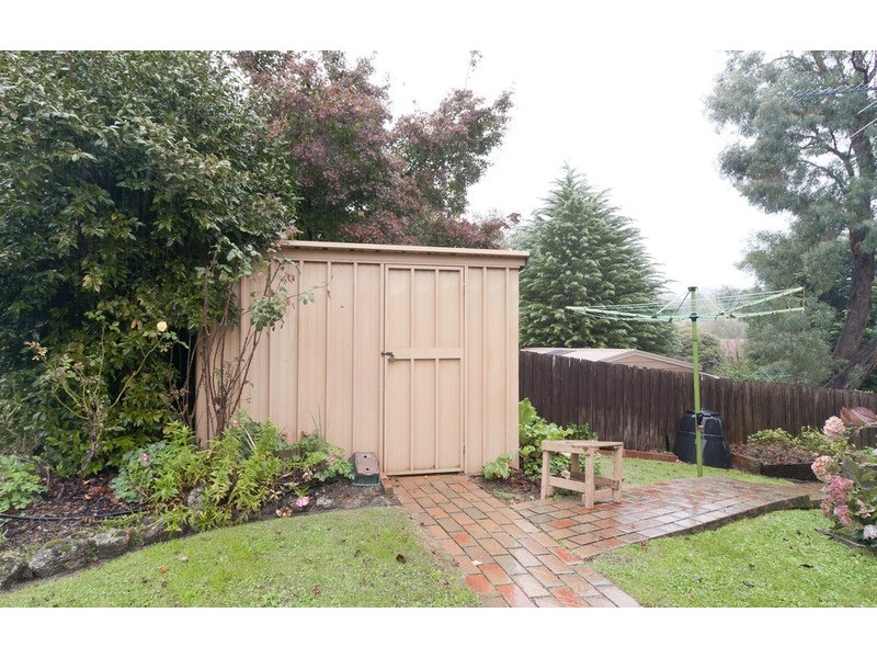 24 Lemongrove, Croydon Hills VIC 3136