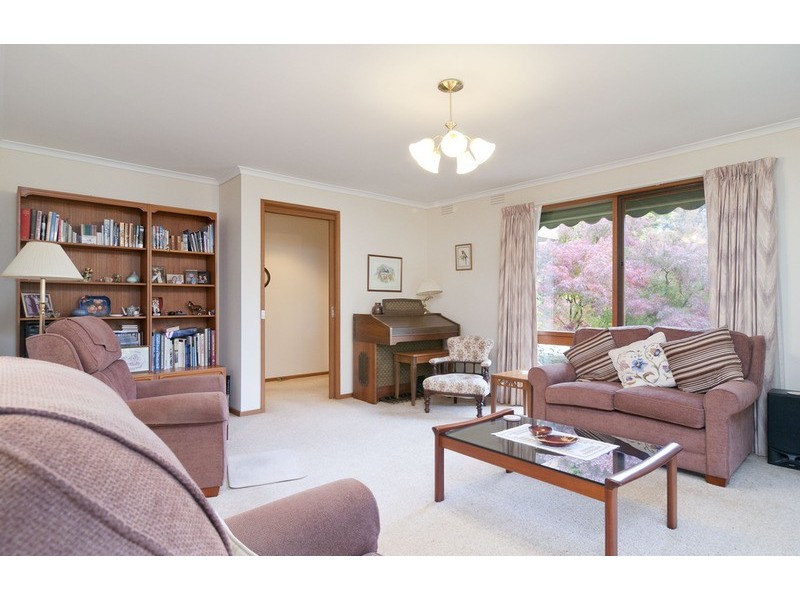 24 Lemongrove, Croydon Hills VIC 3136