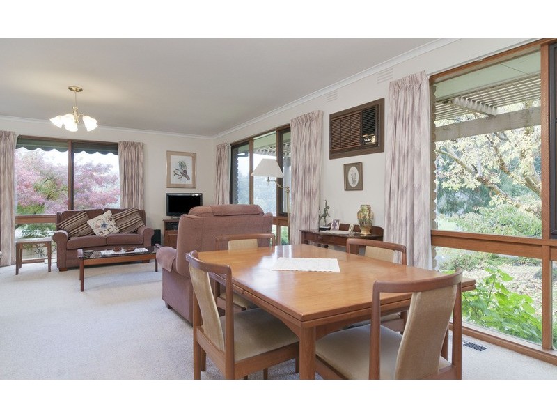 24 Lemongrove, Croydon Hills VIC 3136