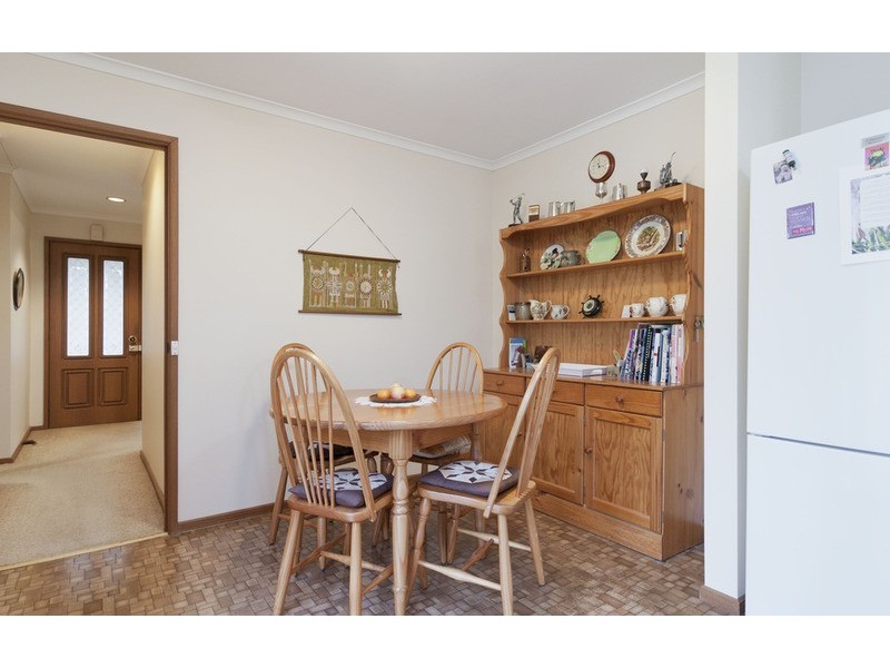 24 Lemongrove, Croydon Hills VIC 3136