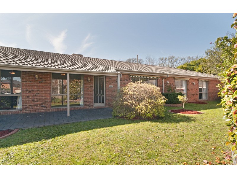 4 Stonehaven Court, Mooroolbark VIC 3138