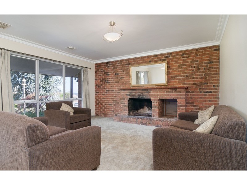 4 Stonehaven Court, Mooroolbark VIC 3138