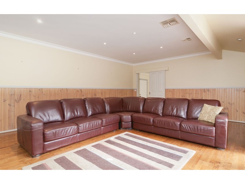 4 Stonehaven Court, Mooroolbark VIC 3138