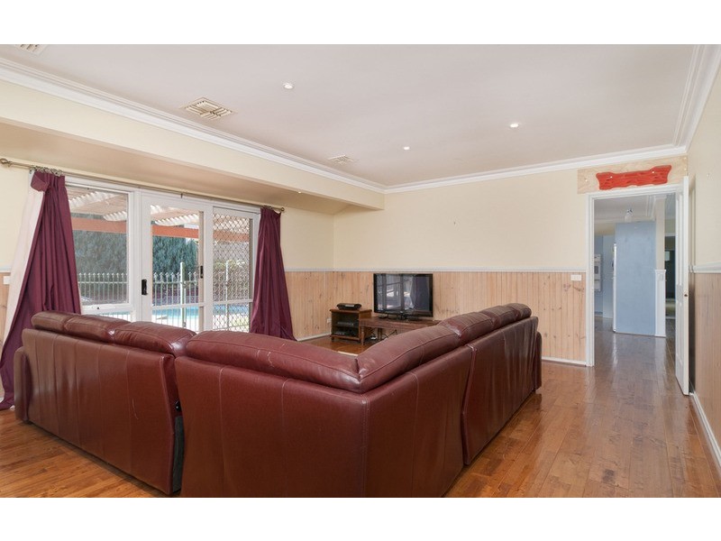 4 Stonehaven Court, Mooroolbark VIC 3138