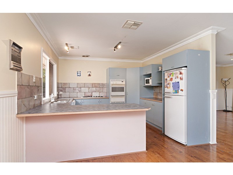 4 Stonehaven Court, Mooroolbark VIC 3138