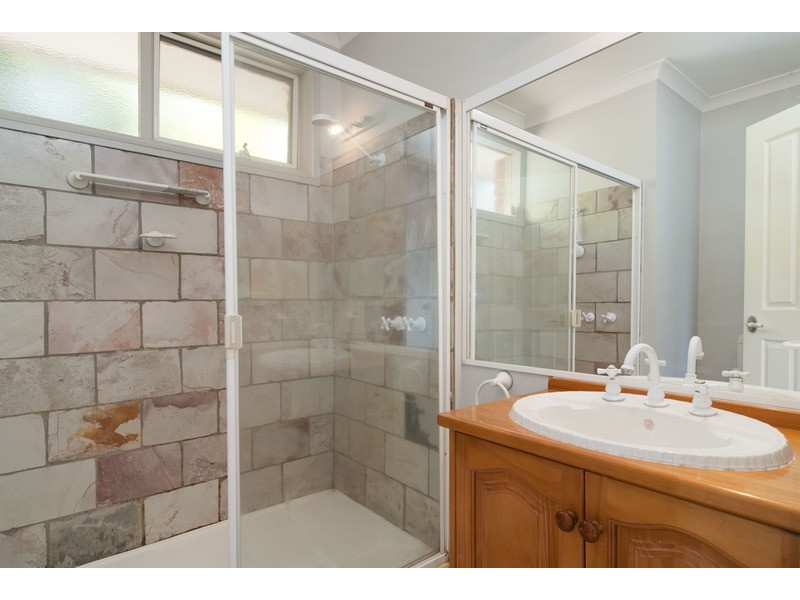 4 Stonehaven Court, Mooroolbark VIC 3138